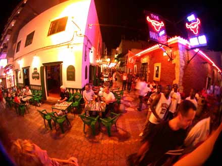 San Antonio bei Nacht